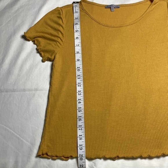Charlotte Russe Mustard Ribbed Short Sleeved Tshirt, Juniors Size Medium - Picture 6 of 6